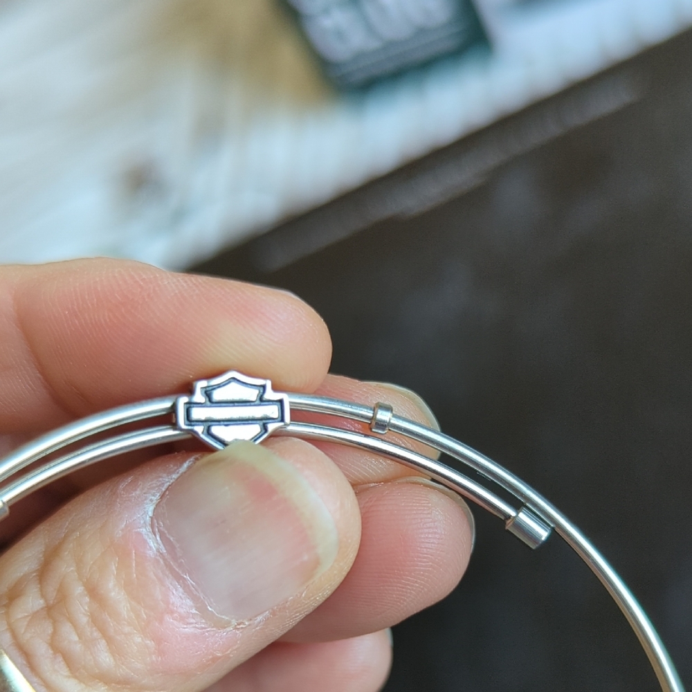 Harley Davidson Silver Clover Charm Bracelet - Picture 6 of 7
